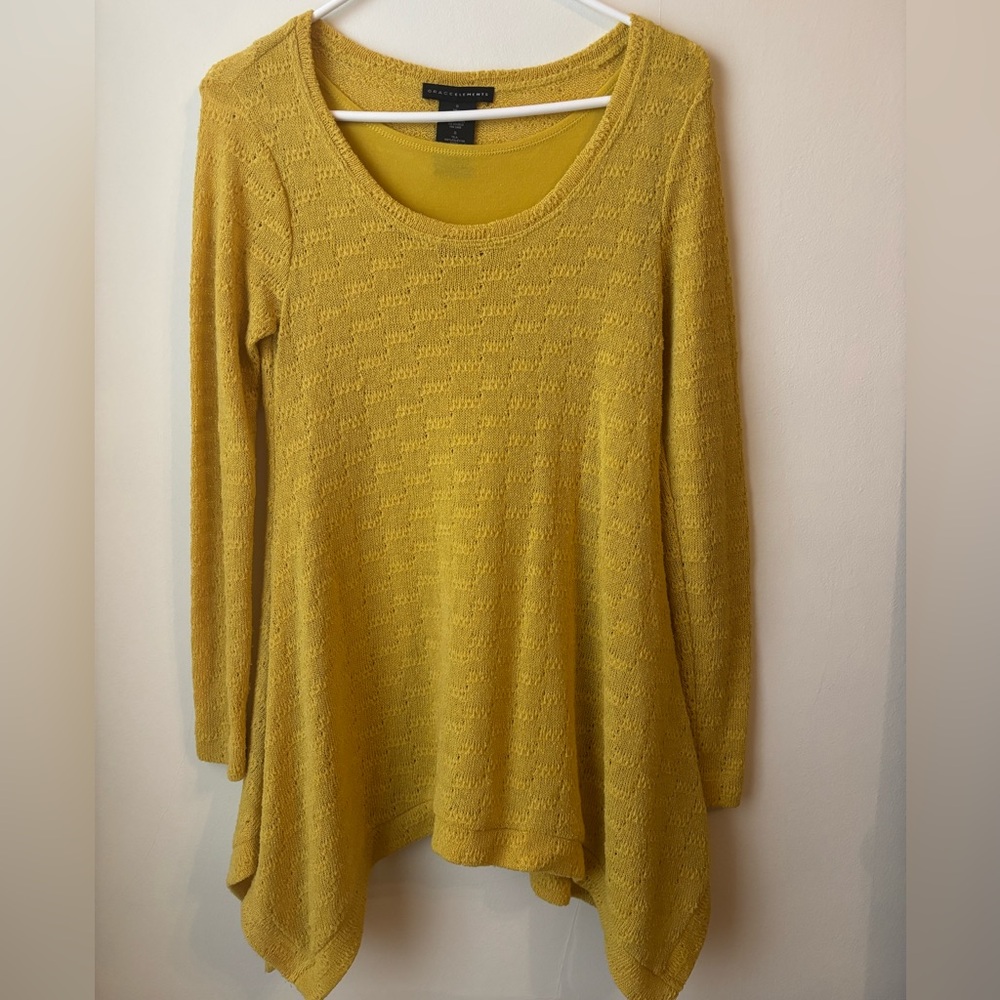 Yellow Long Sleeve Knit Top with Lining Great pre loved condition.